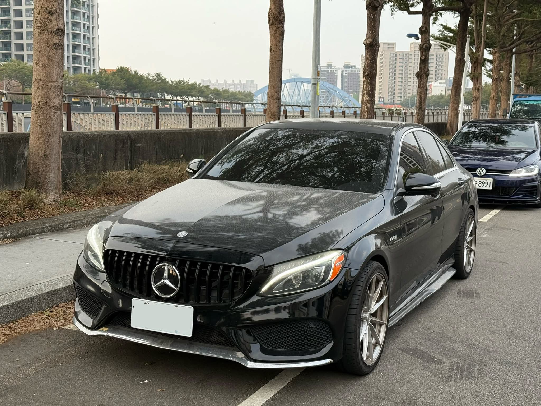 2015年 Mercedes-Benz C-Class C300 AMG Look 中古車照片 - Orange Garage