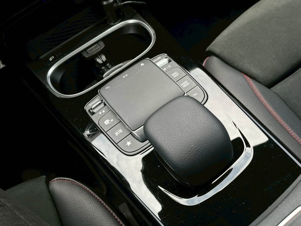 2022年 Mercedes-Benz CLA 250 AMG 總代理 中古車照片 - Orange Garage