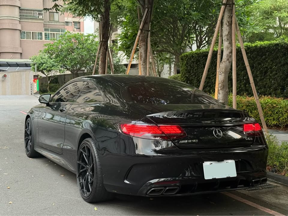 2015年 Mercedes-Benz AMG S63 Coupe AMG 中古車照片 - Orange Garage