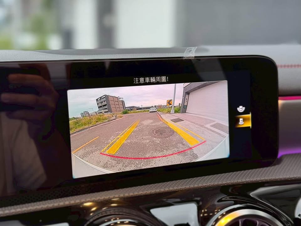 2021年 Mercedes-Benz CLA 250 AMG 4Matic 中古車照片 - Orange Garage