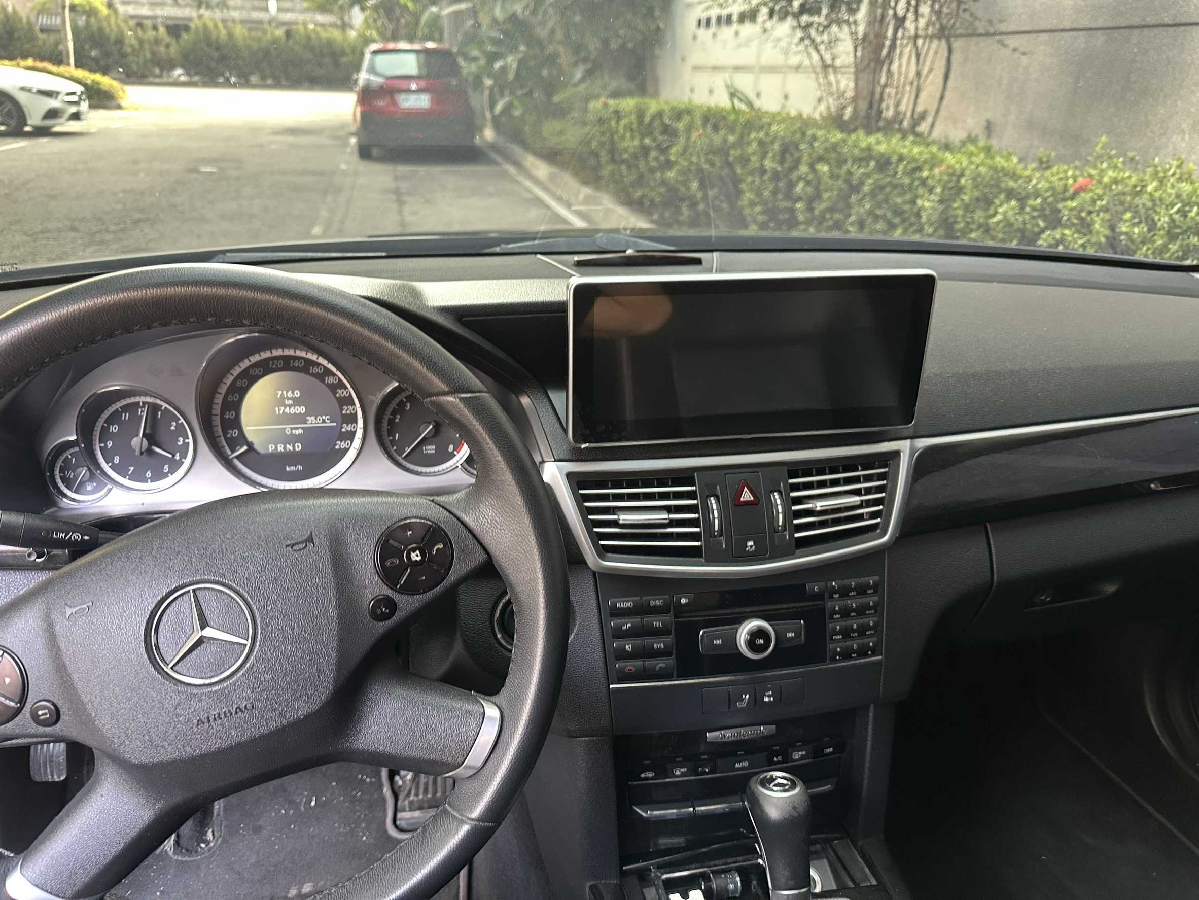 2011年 Mercedes-Benz E-Class E250 中古車照片 - Orange Garage