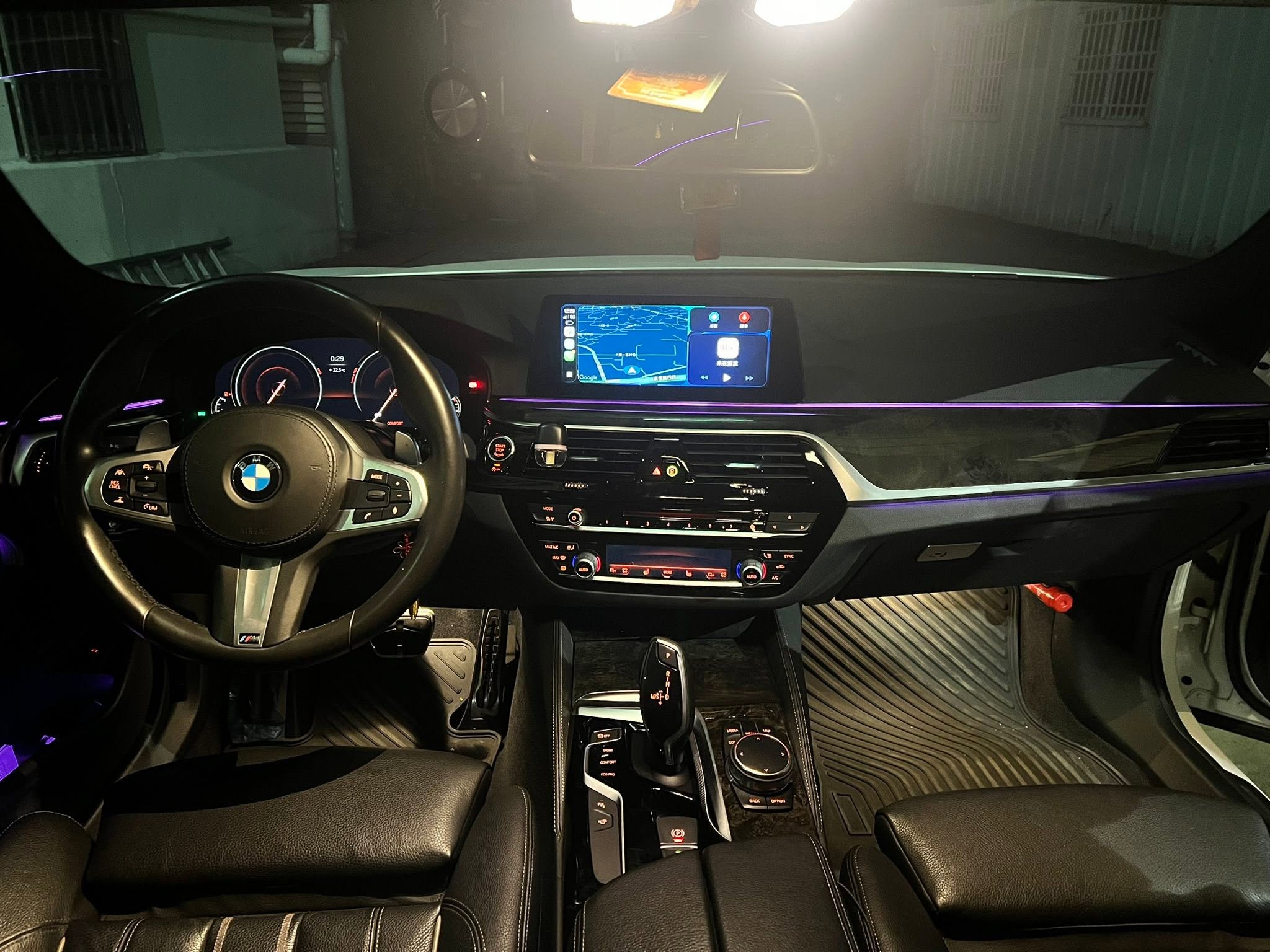 2018年 BMW 5 Series 530I M-Sport 中古車照片 - Orange Garage