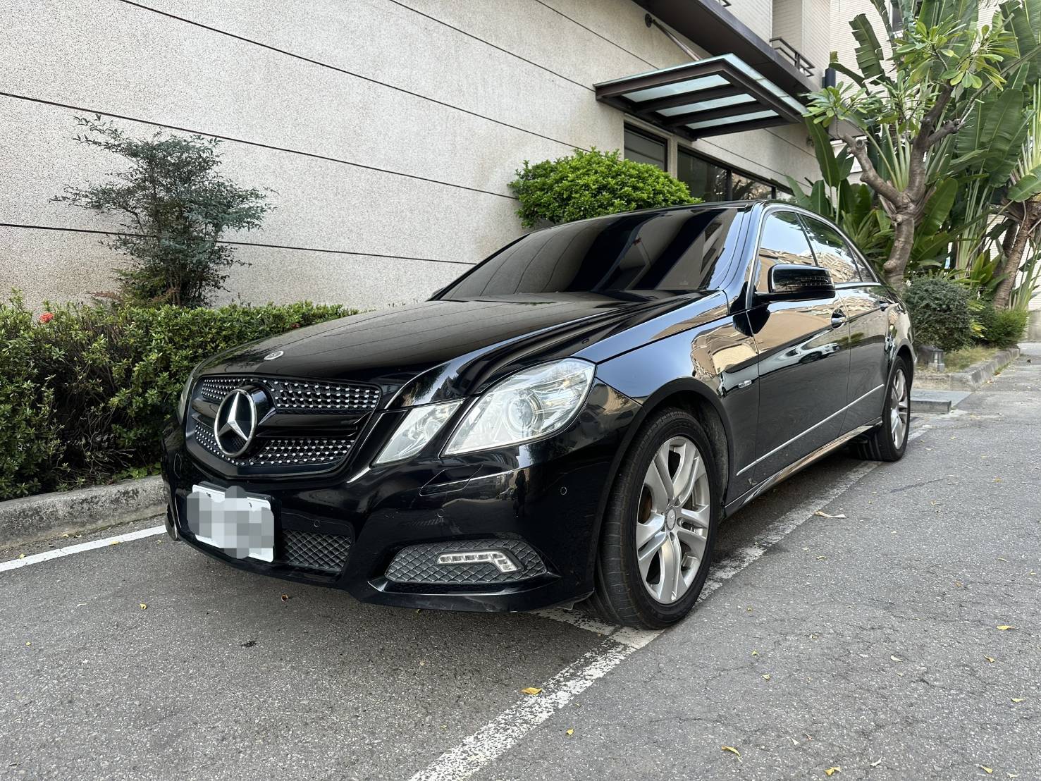 2011年 Mercedes-Benz E-Class E250 中古車照片 - Orange Garage