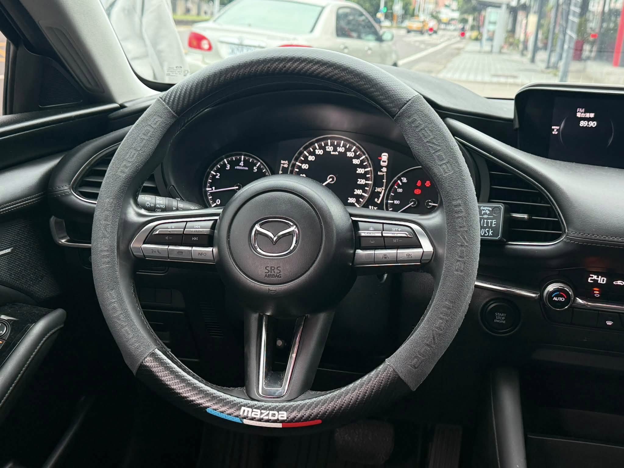 2019年 Mazda 3 4D Bose 旗艦款 中古車照片 - Orange Garage