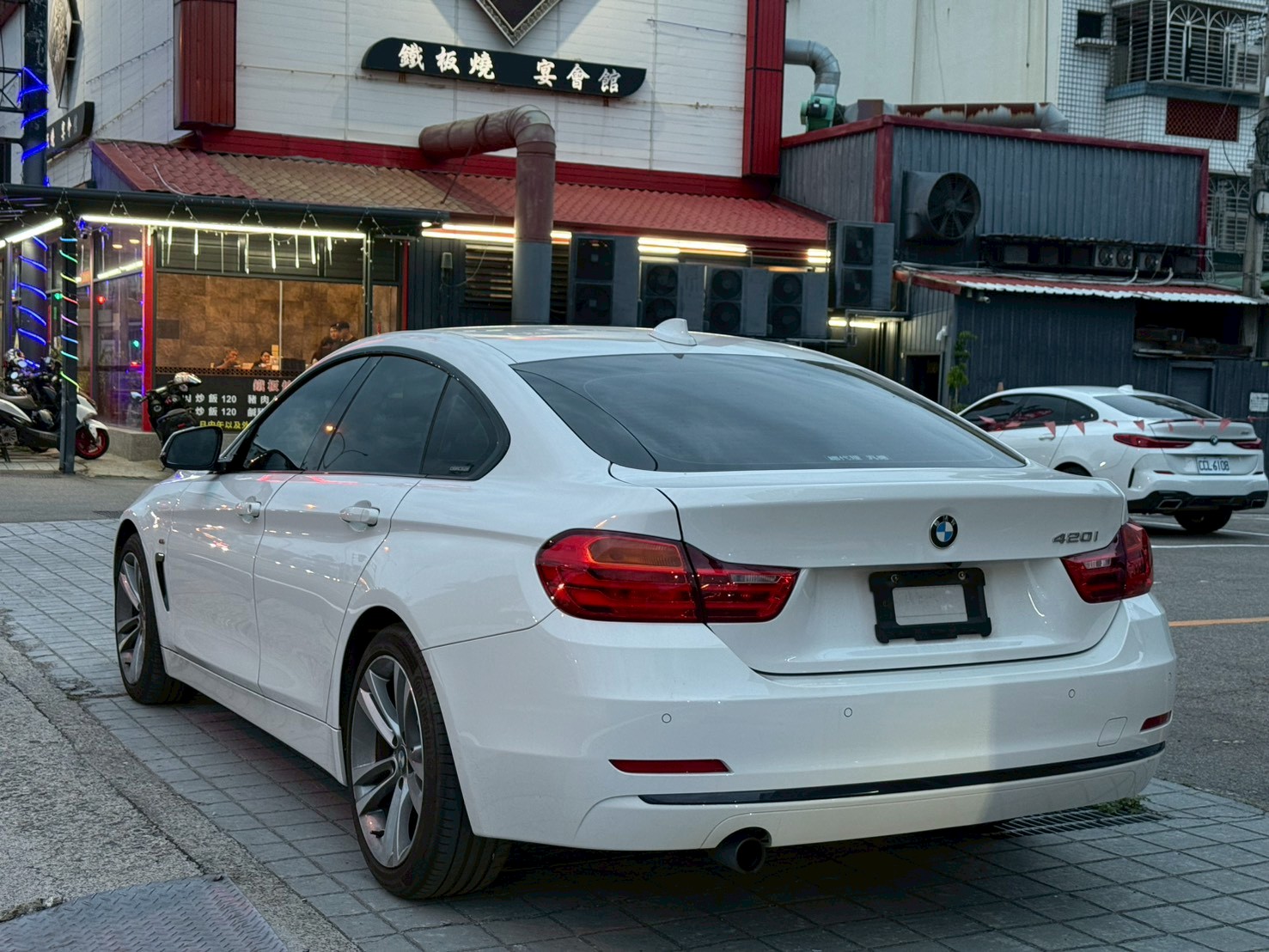 2014年 BMW 4 Series 420I GC 中古車照片 - Orange Garage