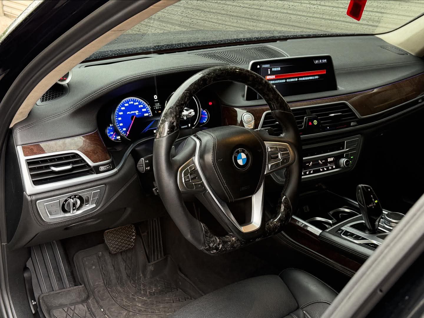 2016年 BMW 7 Series 740LI 中古車照片 - Orange Garage