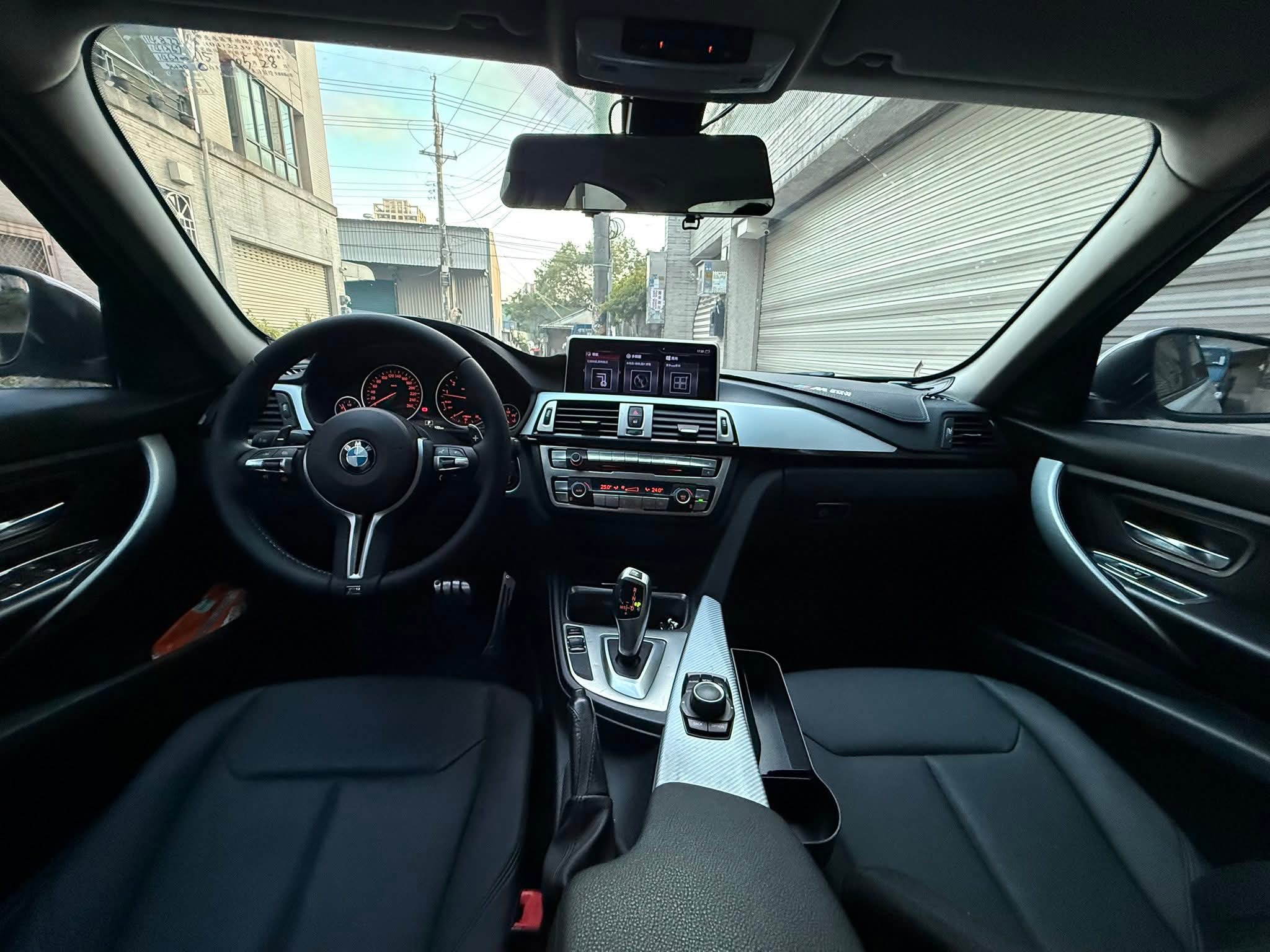 2014年 BMW 3 Series 316I Sedan 中古車照片 - Orange Garage