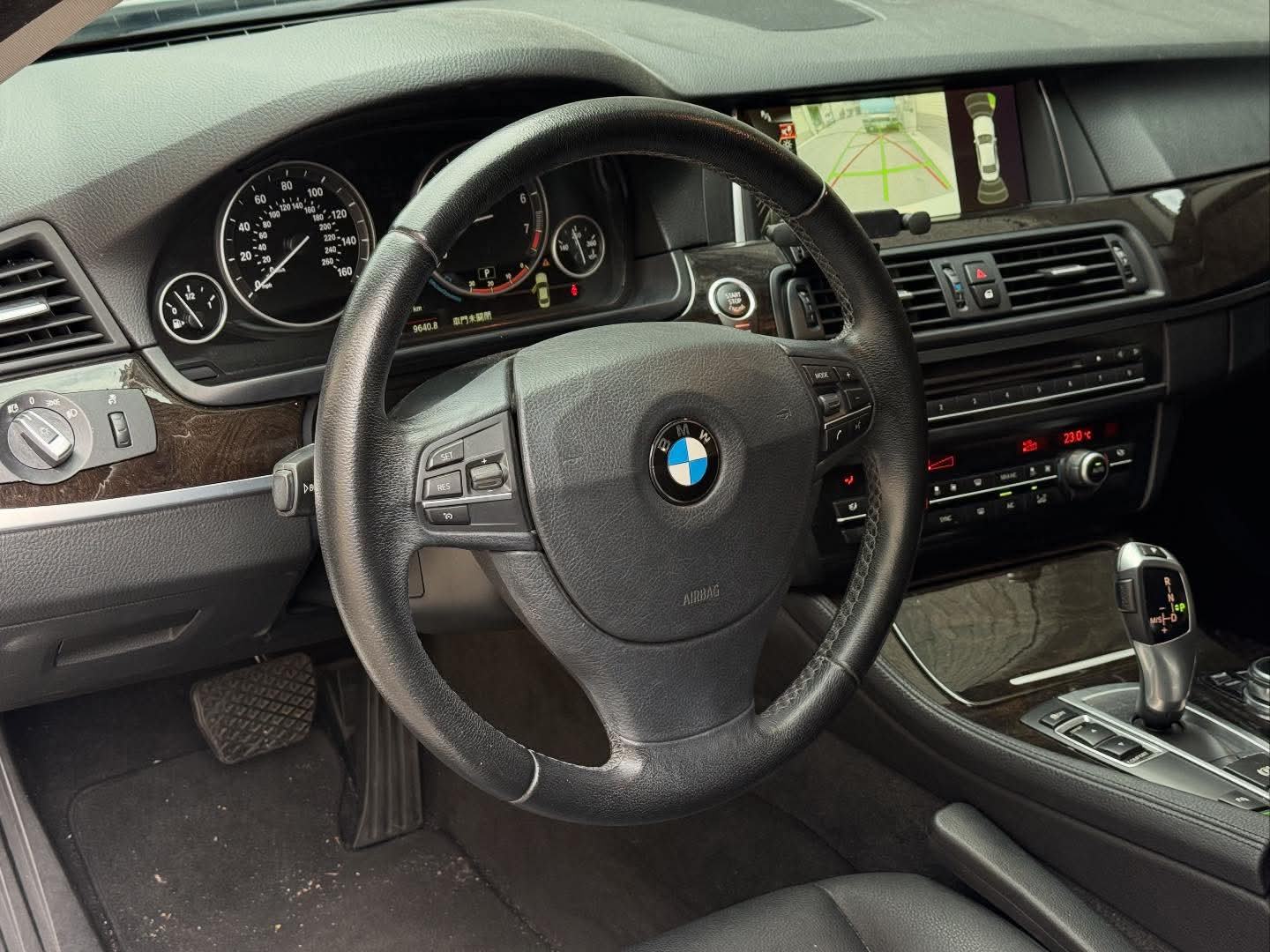 2014年 BMW 5 Series 528I 中古車照片 - Orange Garage