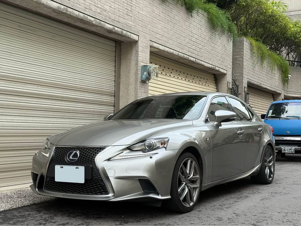2013年 Lexus IS300h F-SPORT 中古車照片 - Orange Garage