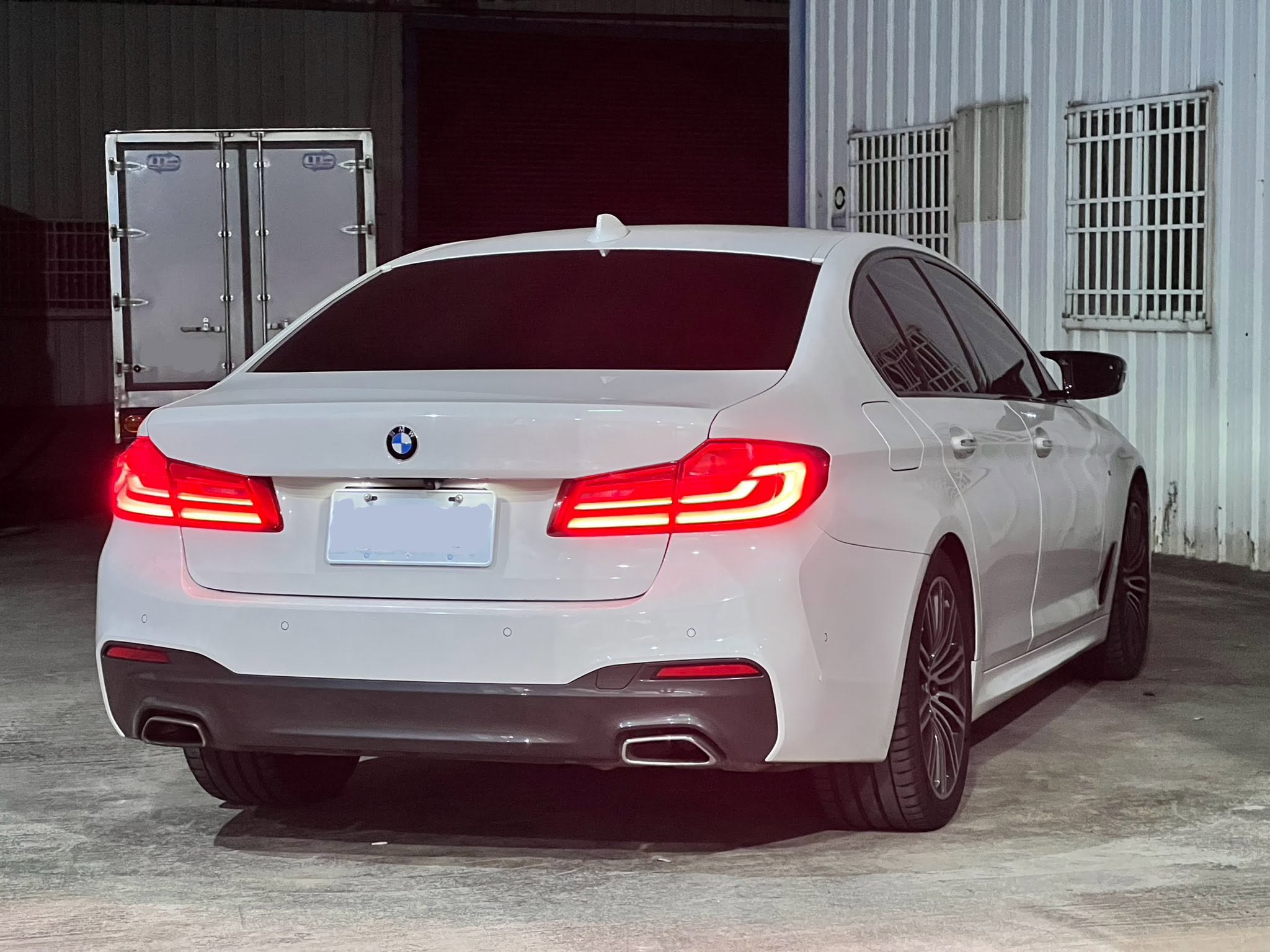 2018年 BMW 5 Series 530I M-Sport 中古車照片 - Orange Garage