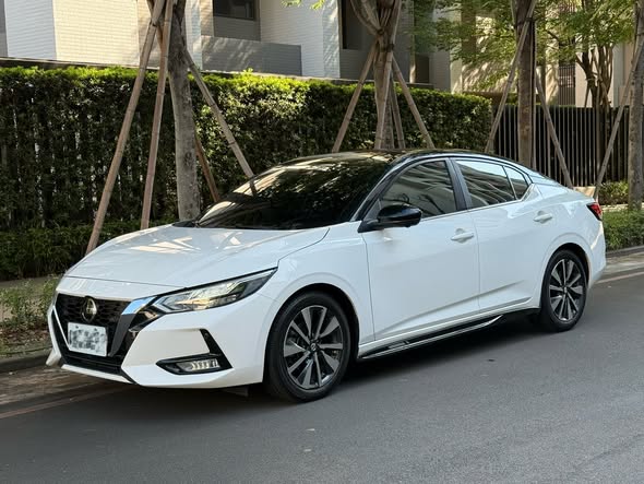 2021年 Nissan Sentra 尊爵智駕版 中古車照片 - Orange Garage
