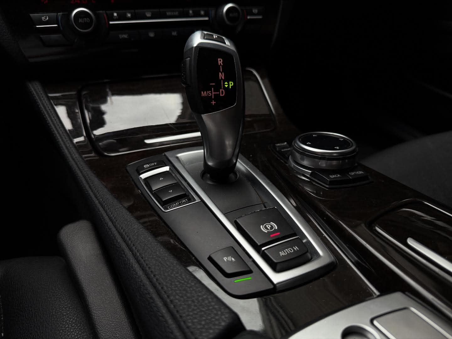 2014年 BMW 5 Series 528I 中古車照片 - Orange Garage