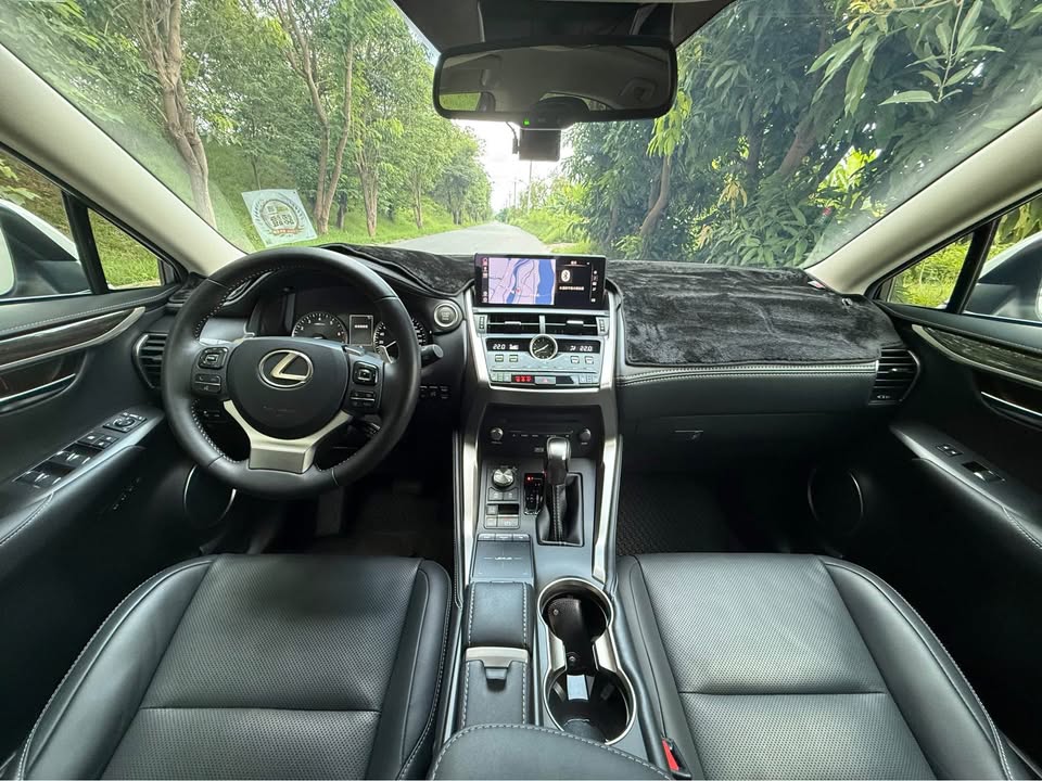 2020年 Lexus NX300 旗艦版 中古車照片 - Orange Garage