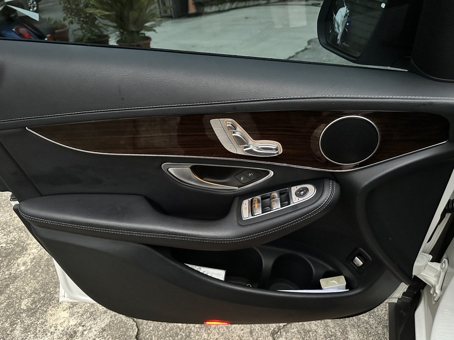 2018年 Mercedes-Benz GLC 250 中古車照片 - Orange Garage