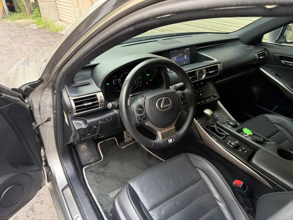 2013年 Lexus IS300h F-SPORT 中古車照片 - Orange Garage
