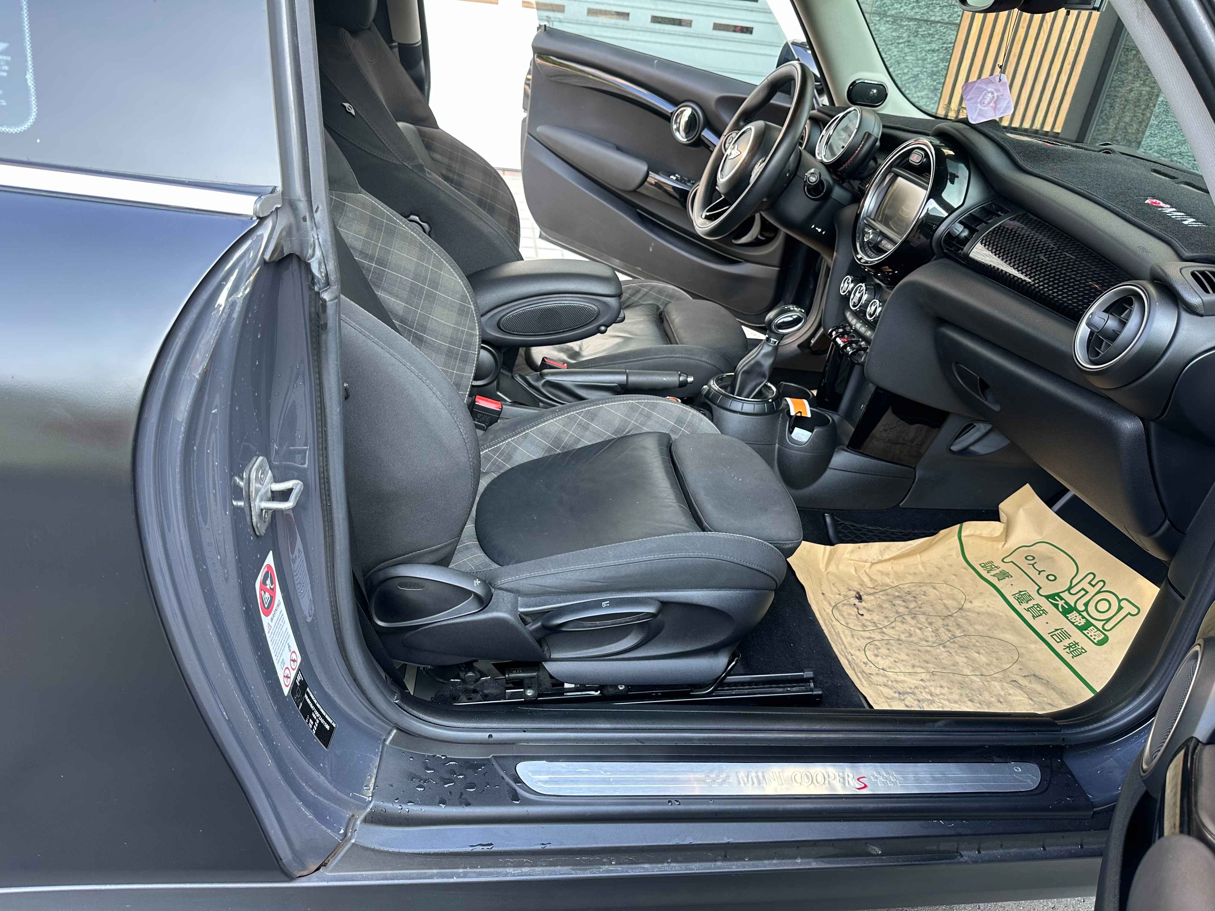 2015年 Mini Cooper S 3-Door 2.0 JCW版 中古車照片 - 澄色車庫