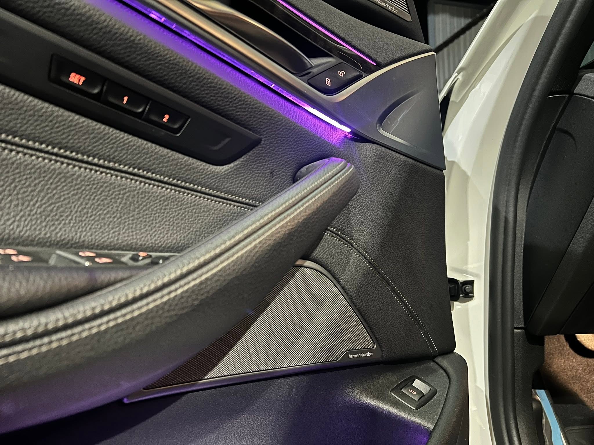 2018年 BMW 5 Series 530I M-Sport 中古車照片 - Orange Garage