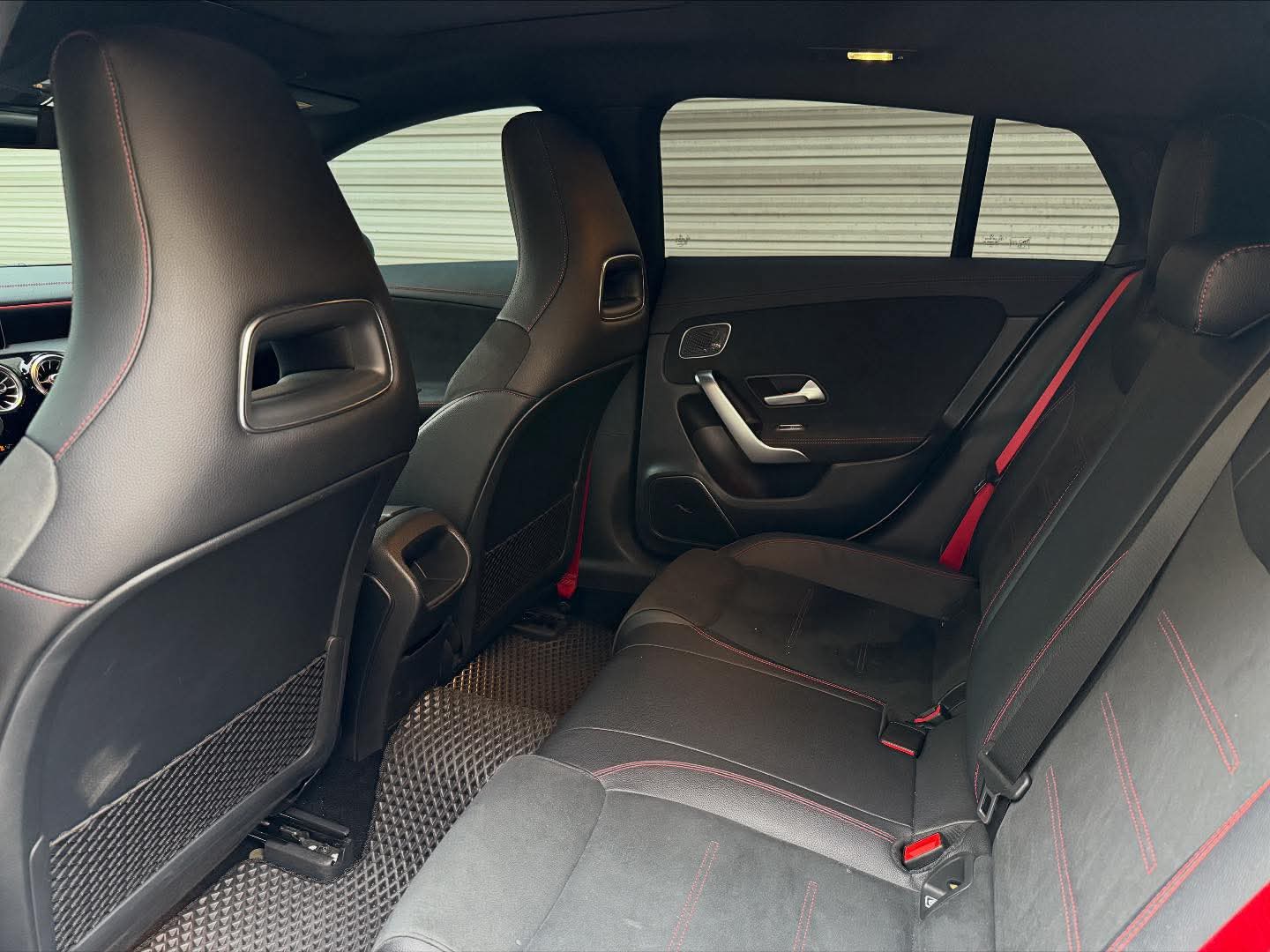 2019年 Mercedes-Benz CLA 35 AMG Shooting Brake 中古車照片 - Orange Garage