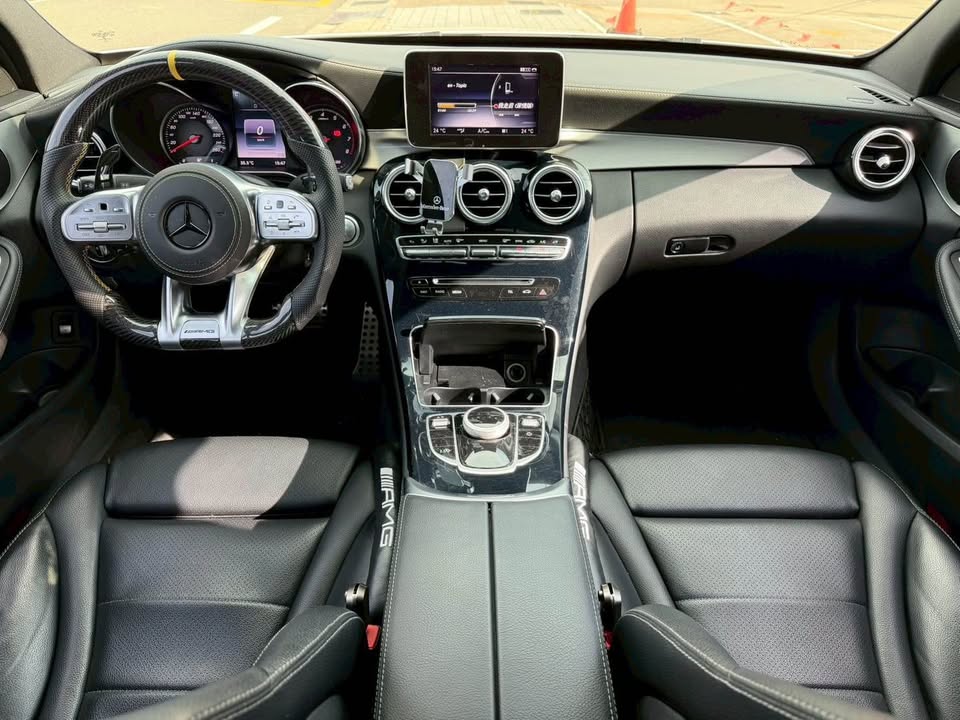 2016年 Mercedes-Benz C-Class C250 AMG 中古車照片 - Orange Garage