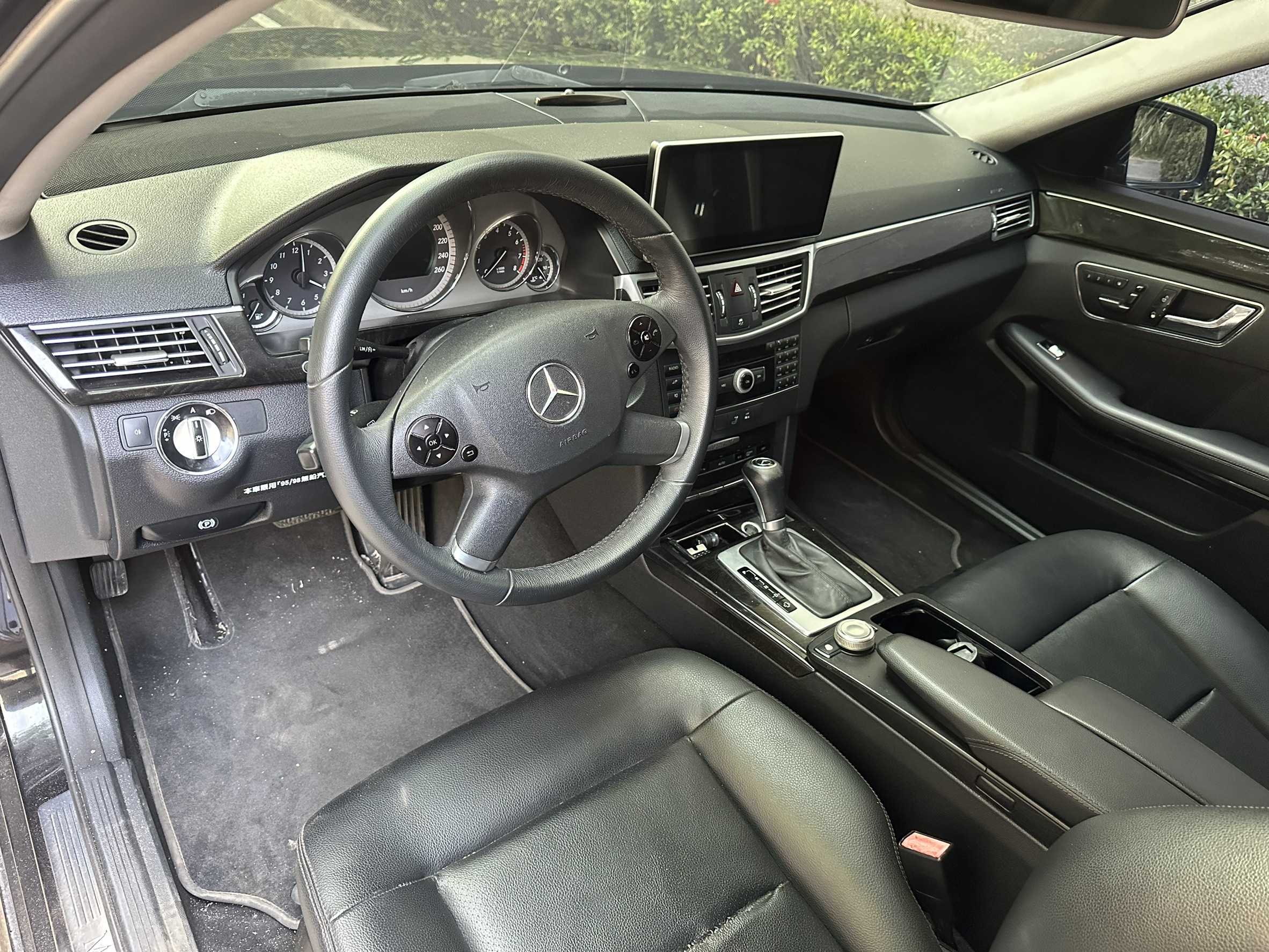 2011年 Mercedes-Benz E-Class E250 中古車照片 - Orange Garage