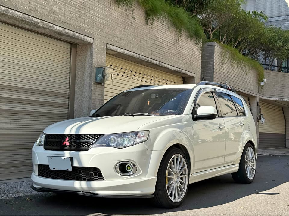 2010年 Mitsubishi Outlander 尊貴型 中古車照片 - Orange Garage