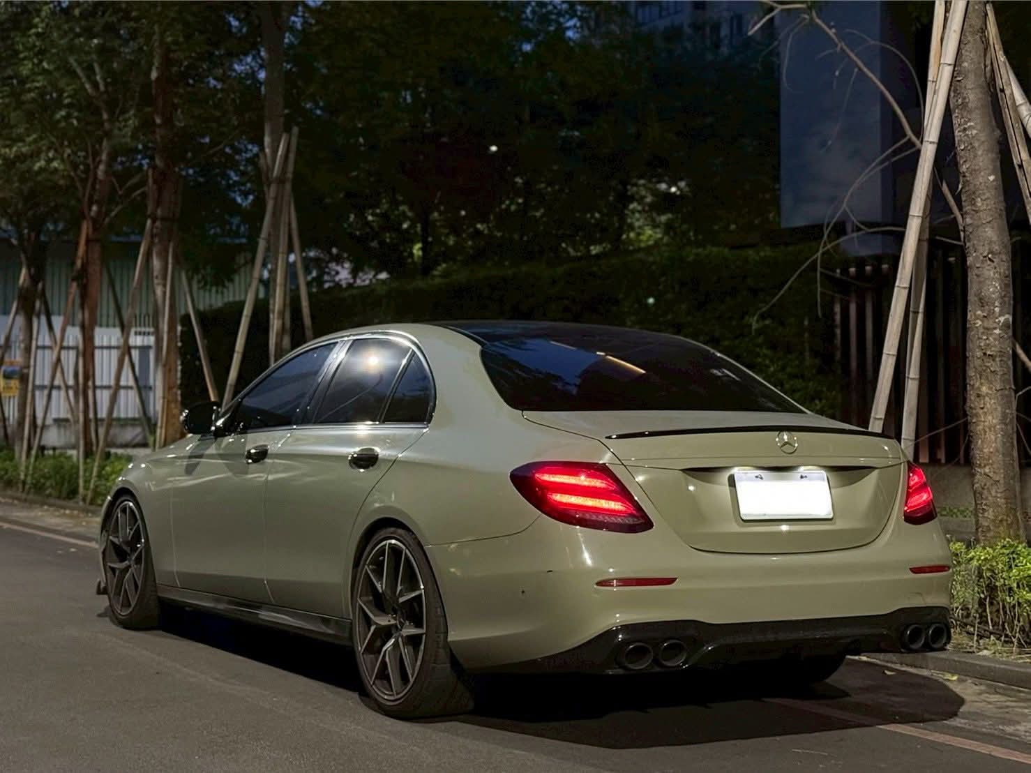 2017年 Mercedes-Benz E-Class E300 AMG 4MATIC P2 中古車照片 - Orange Garage
