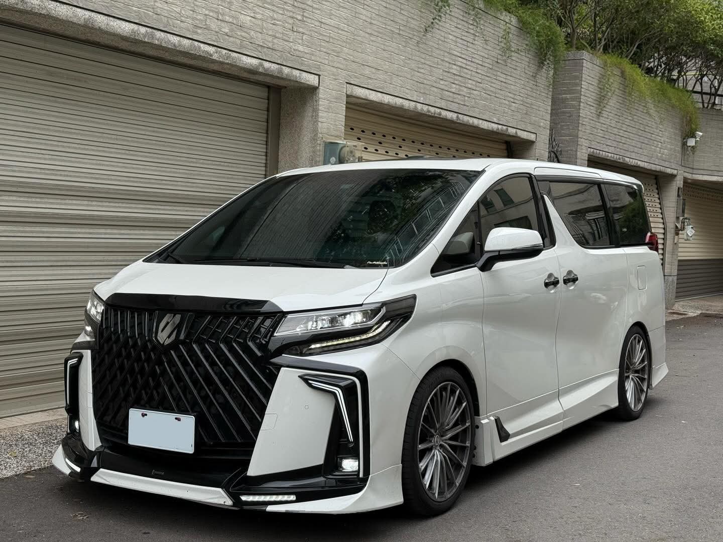2019年 Toyota Alphard 3.5 中古車照片 - Orange Garage