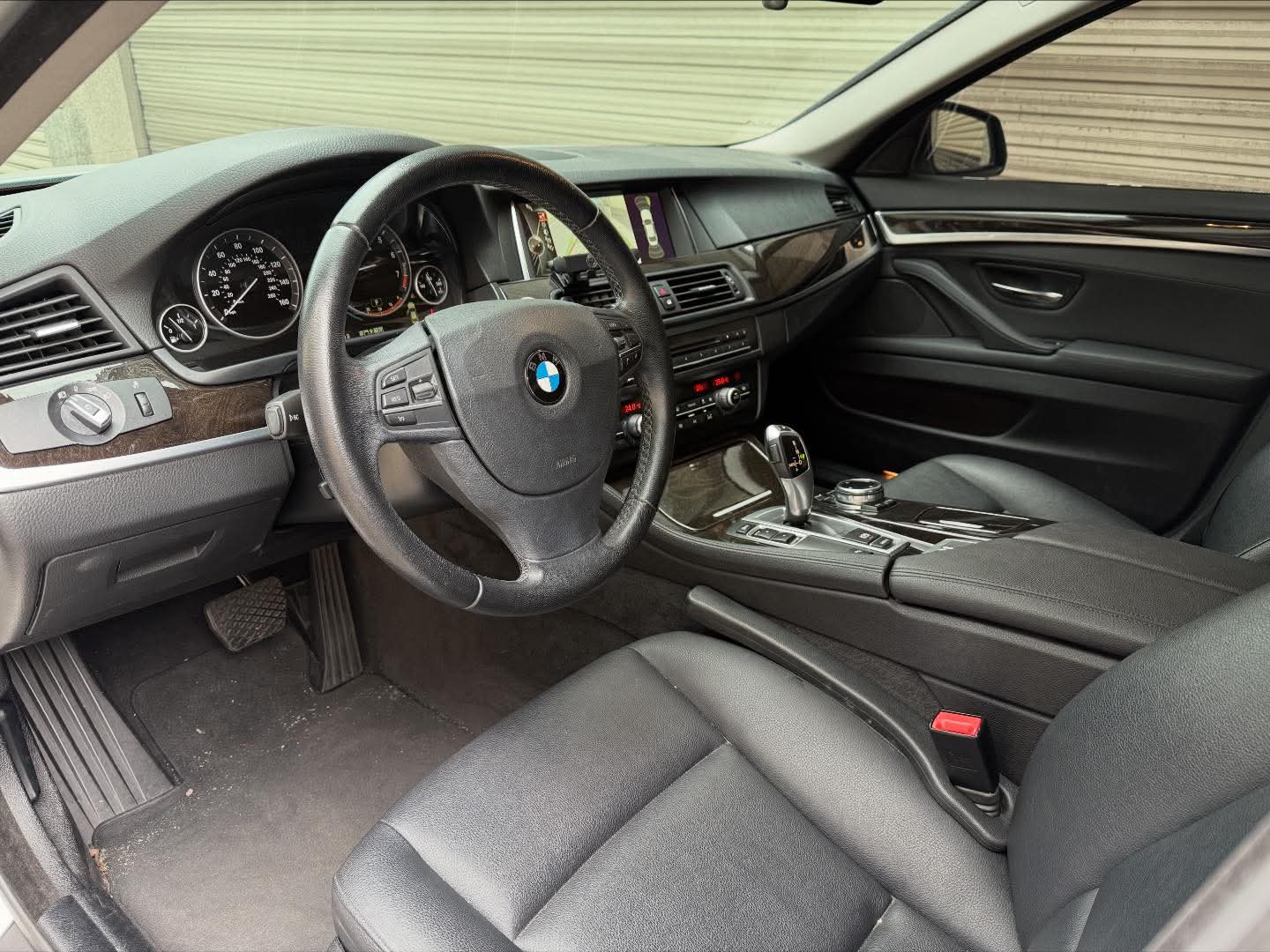 2014年 BMW 5 Series 528I 中古車照片 - Orange Garage