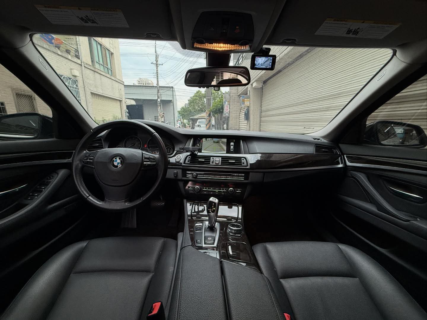 2014年 BMW 5 Series 528I 中古車照片 - Orange Garage