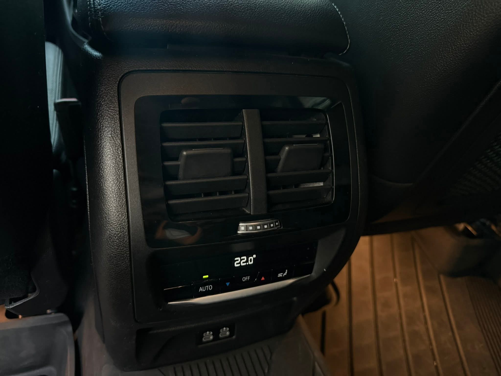 2020年 BMW X4 20i xDrive 中古車照片 - Orange Garage