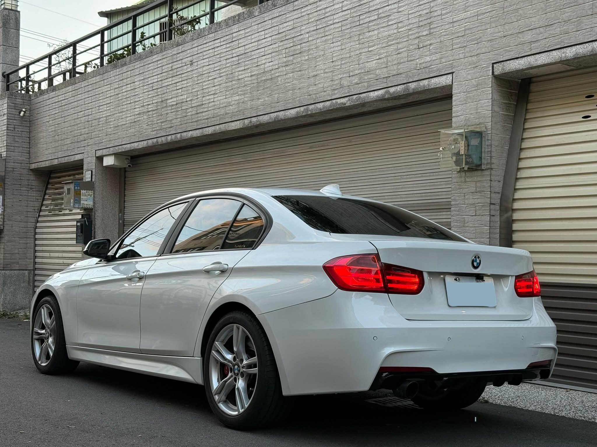 2014年 BMW 3 Series 316I Sedan 中古車照片 - Orange Garage