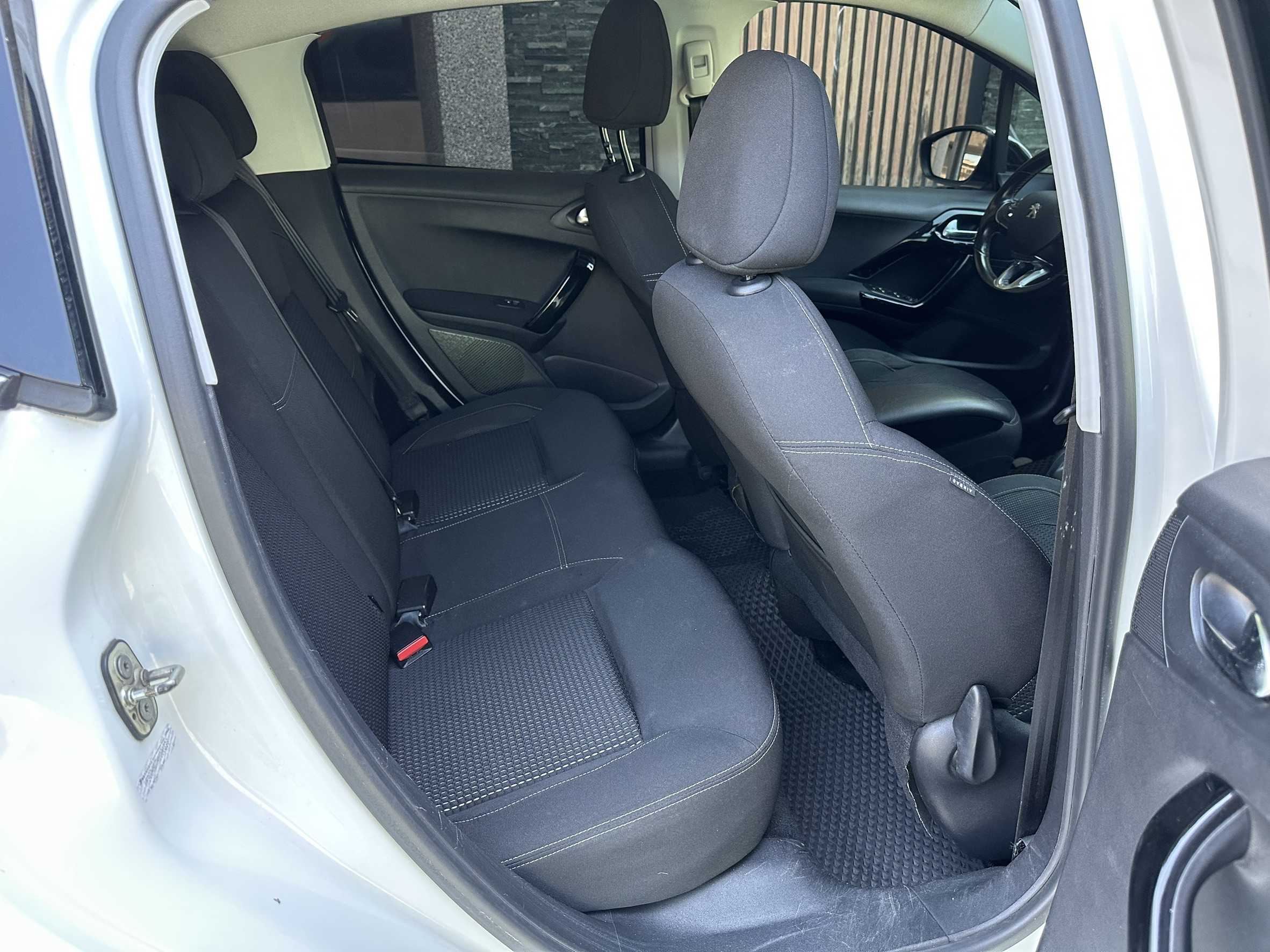 2016年 Peugeot 208 PureTech 1.2 中古車照片 - 澄色車庫