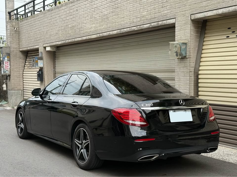 2018年 Mercedes-Benz E-Class E300 P1 AMG 中古車照片 - Orange Garage