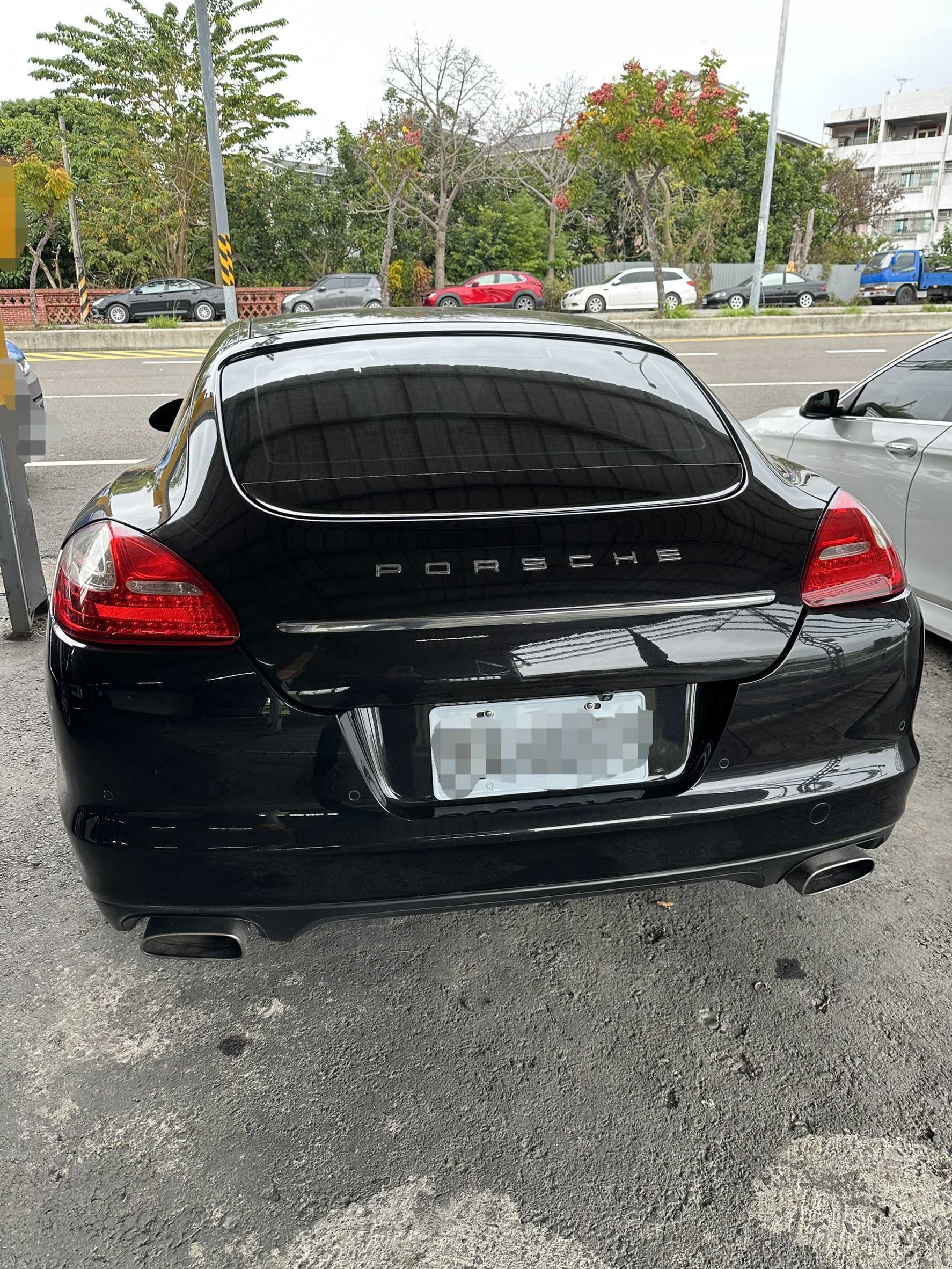 2012年 Porsche Panamera 中古車照片 - 澄色車庫