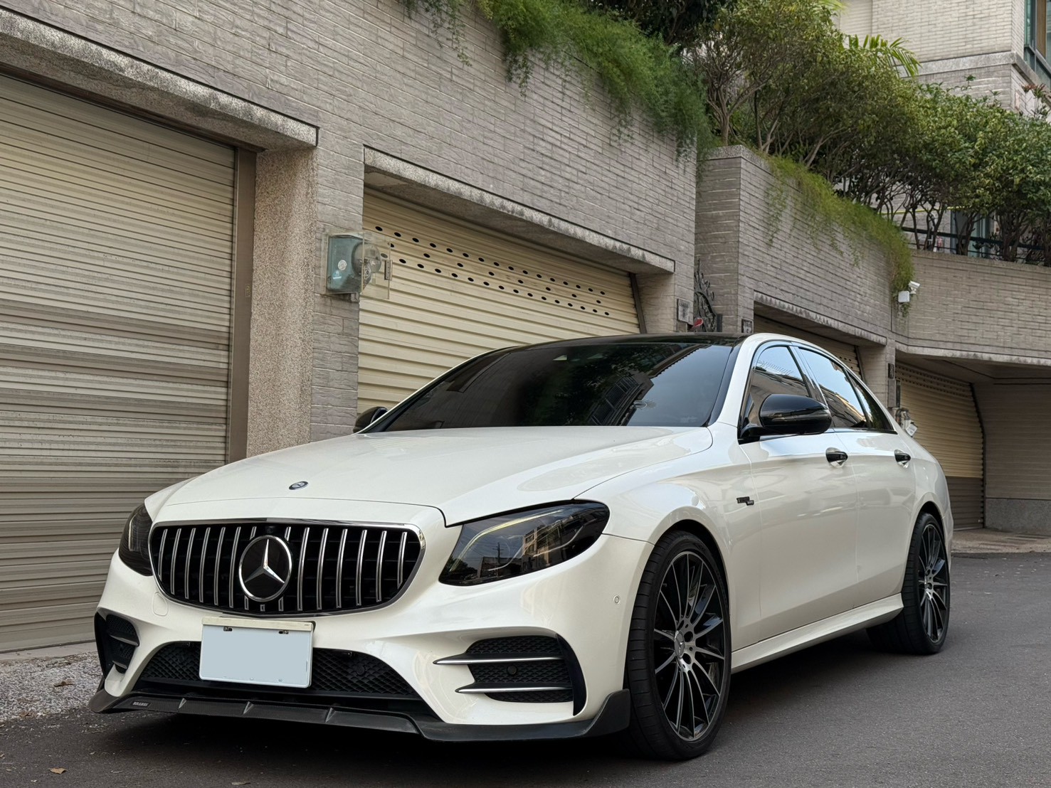 2016年 Mercedes-Benz AMG E43 中古車照片 - Orange Garage