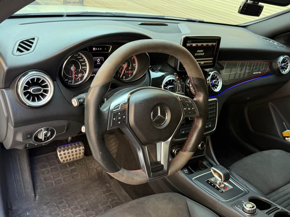 2014年 Mercedes-Benz CLA 45 AMG 中古車照片 - Orange Garage