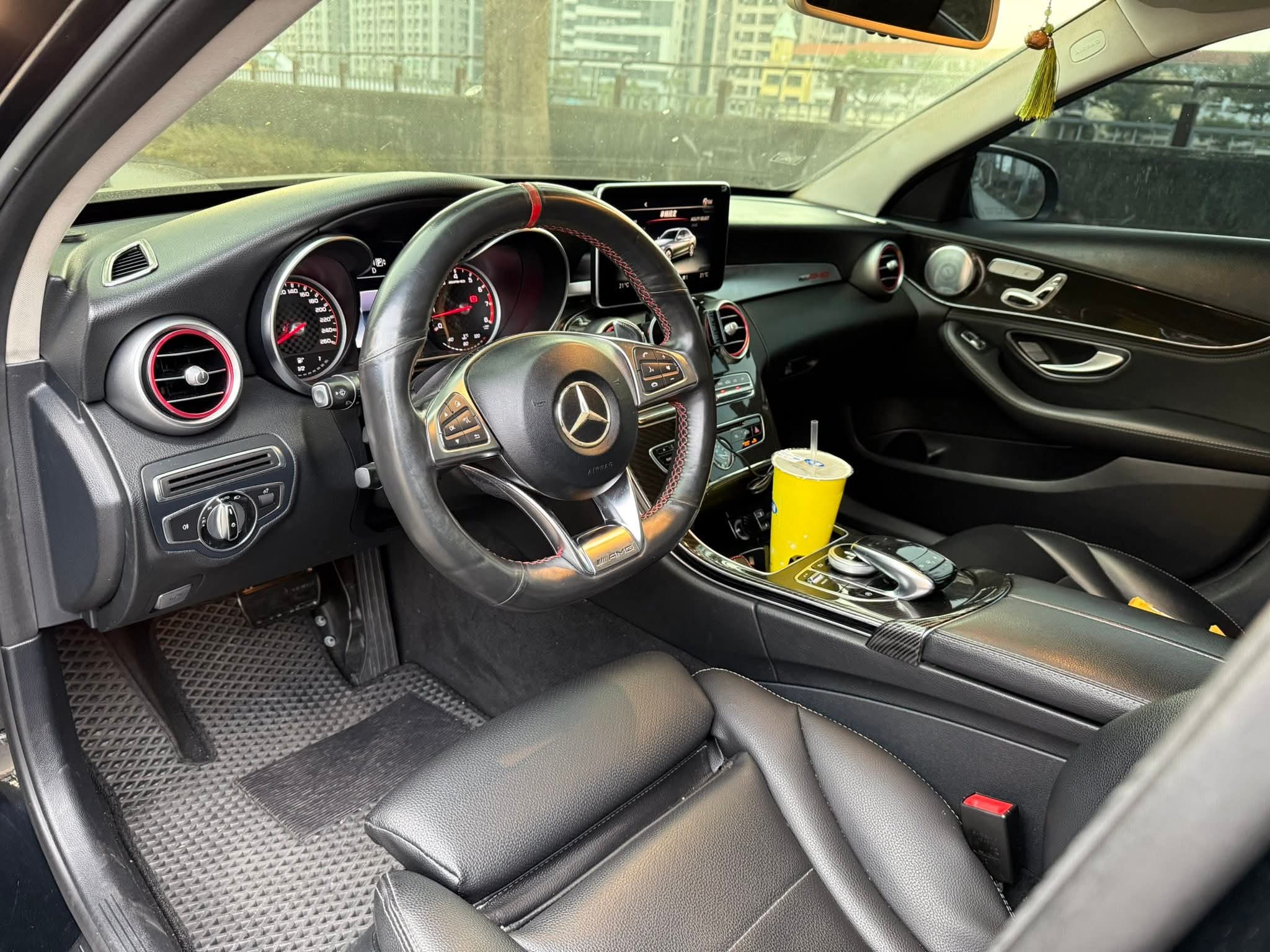 2015年 Mercedes-Benz C-Class C300 AMG Look 中古車照片 - Orange Garage
