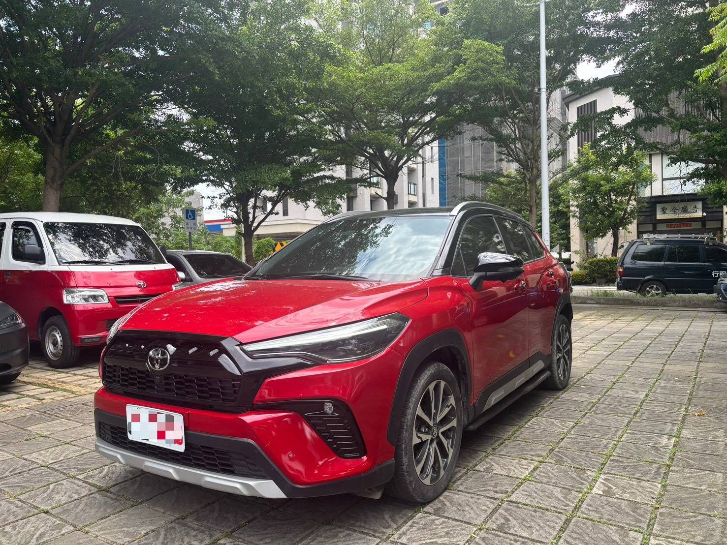 2022年 Toyota Corolla Cross Hybrid GR Sport 中古車照片 - 澄色車庫