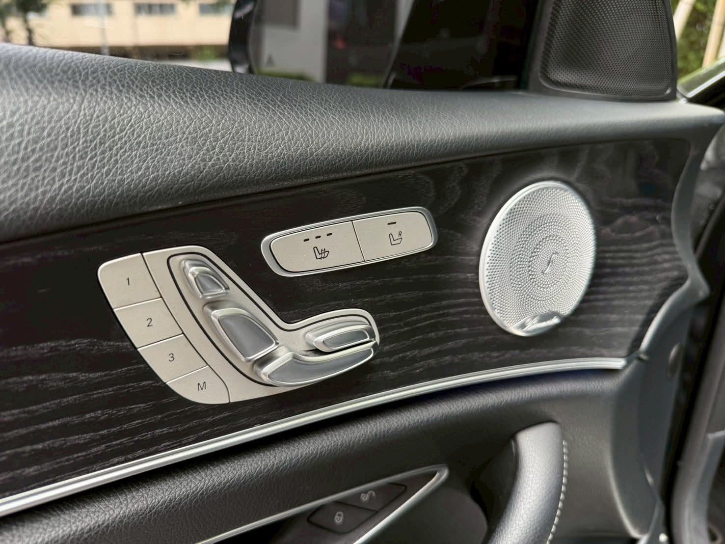 2019年 Mercedes-Benz E-Class E350 AMG 4MATIC 中古車照片 - Orange Garage