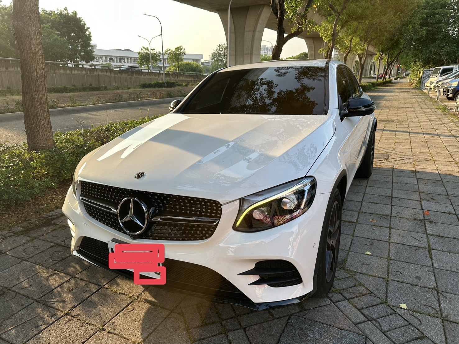 2018年 Mercedes-Benz GLC 250 中古車照片 - Orange Garage