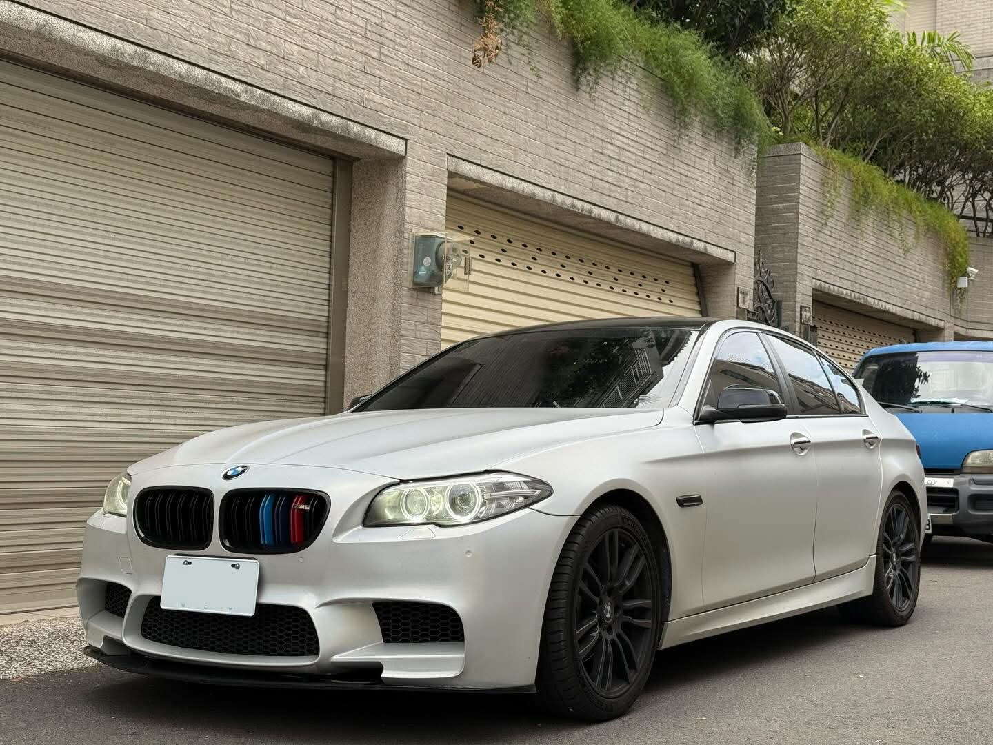 2014年 BMW 5 Series 528I 中古車照片 - Orange Garage