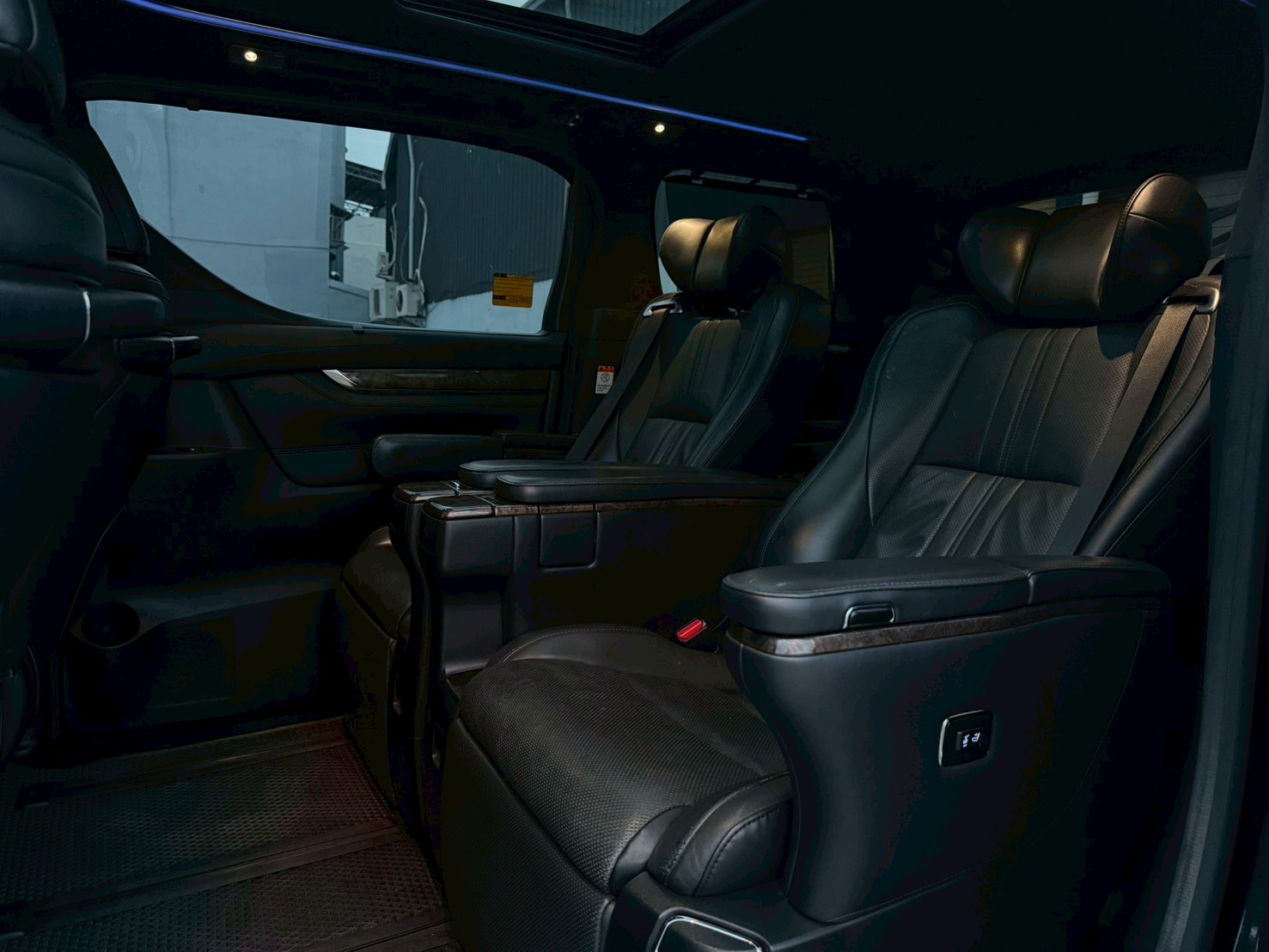 2019年 Toyota Alphard 3.5 中古車照片 - Orange Garage