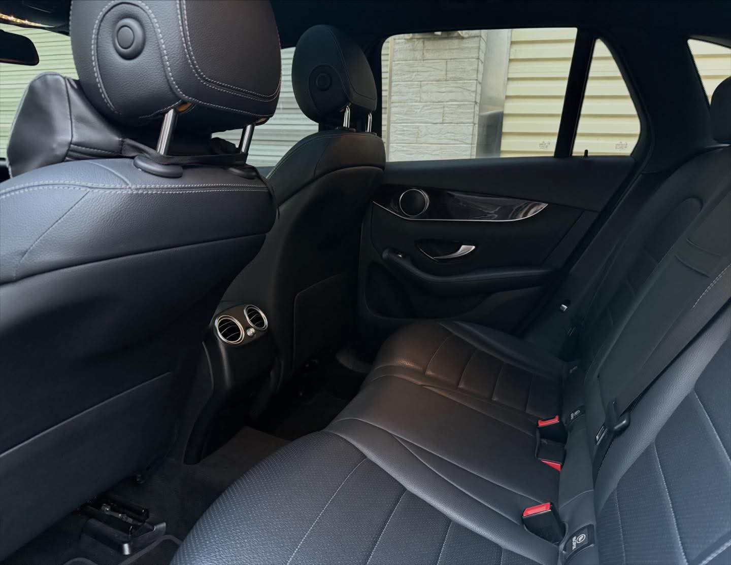 2018年 Mercedes-Benz GLC 300 中古車照片 - Orange Garage