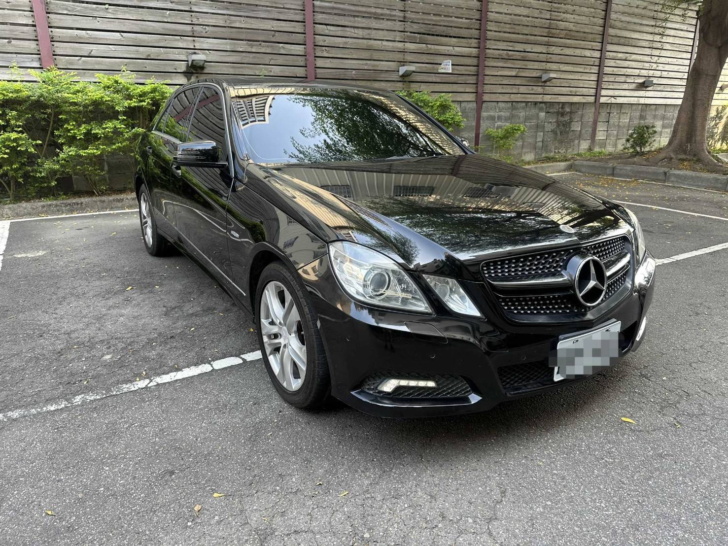 2011年 Mercedes-Benz E-Class E250 中古車照片 - Orange Garage
