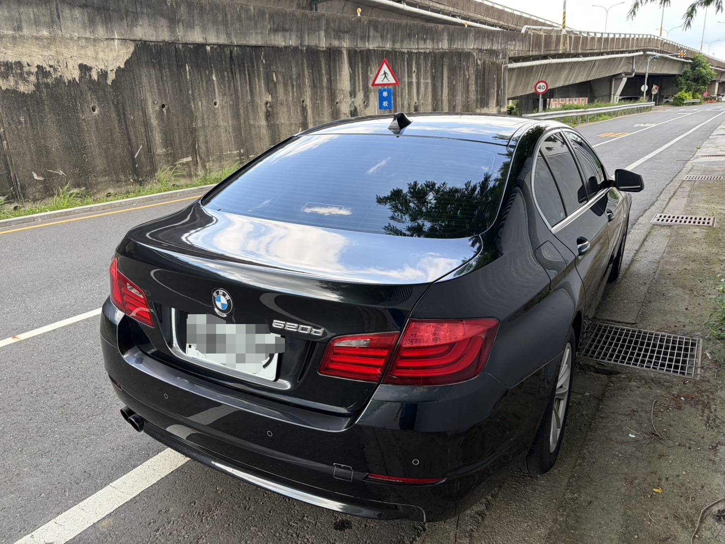2013年 BMW 5 Series 520d 中古車照片 - Orange Garage