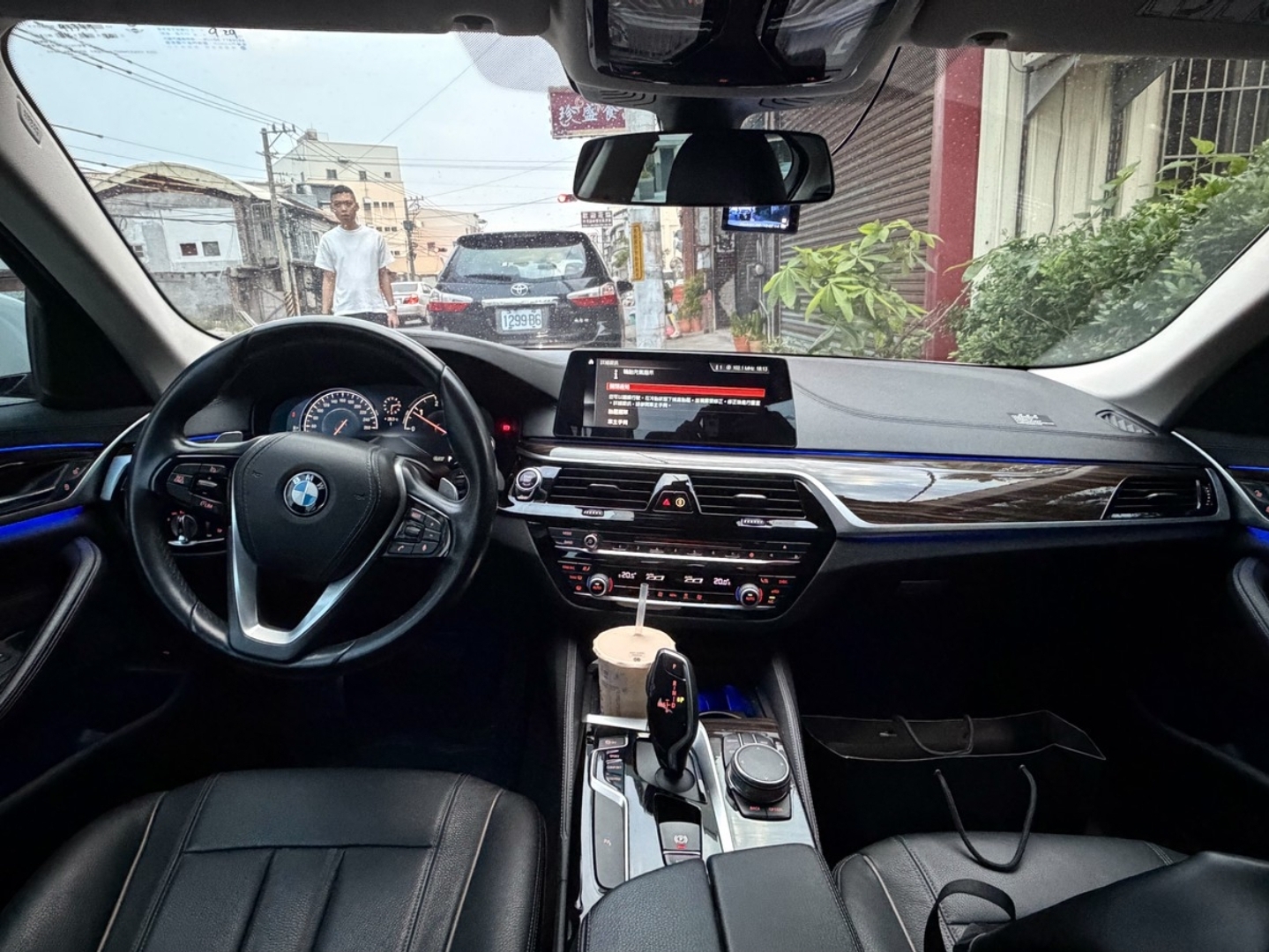 2017年 BMW 5 Series 520D 中古車照片 - Orange Garage