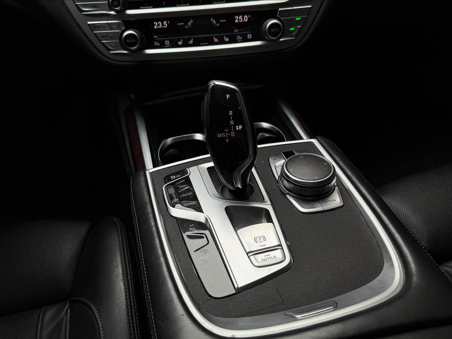 2016年 BMW 7 Series 740LI 中古車照片 - Orange Garage