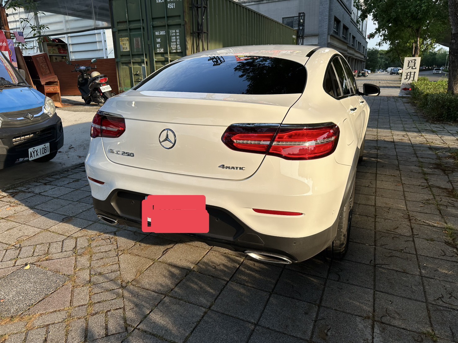 2018年 Mercedes-Benz GLC 250 中古車照片 - Orange Garage