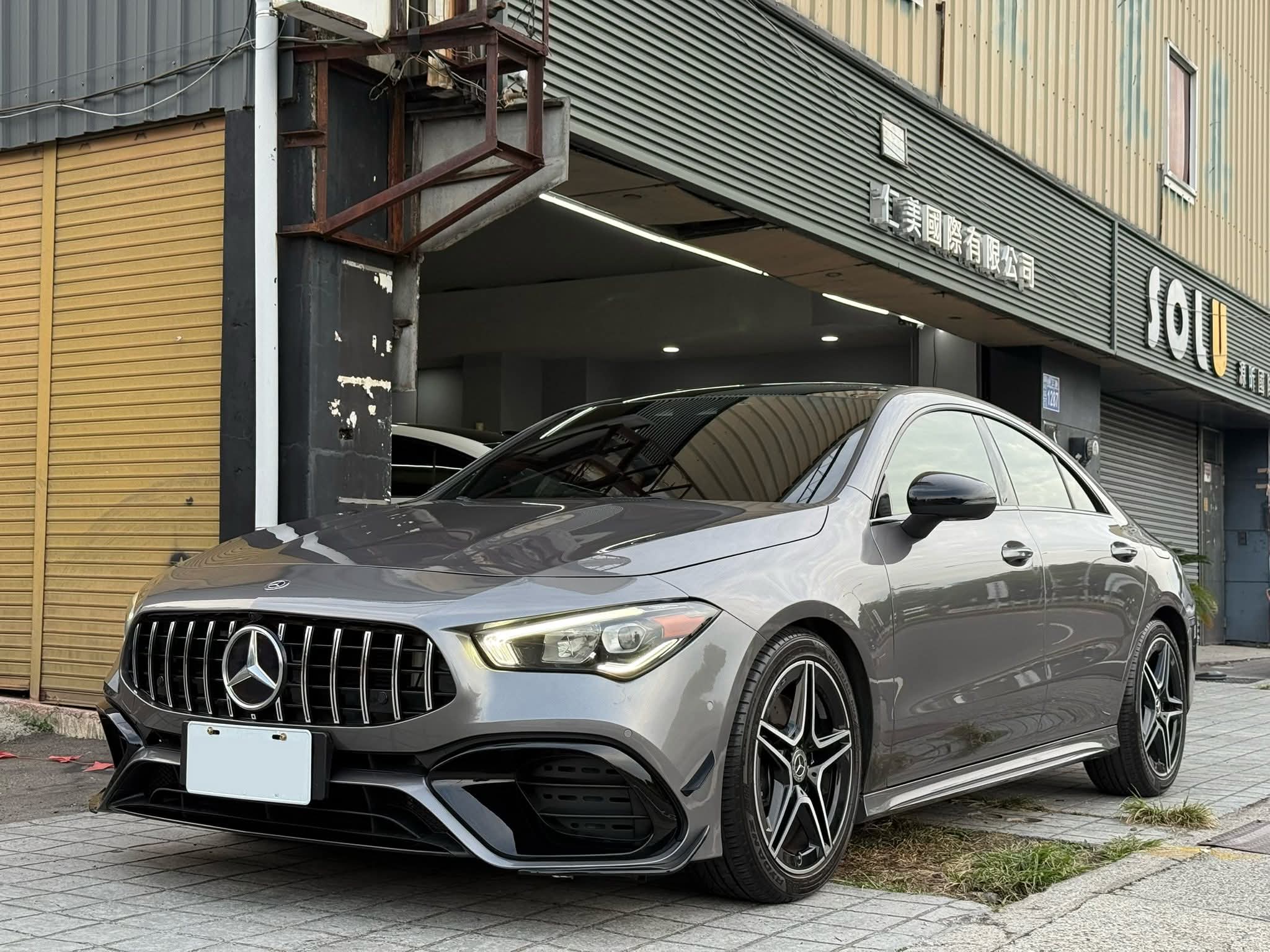 2019年 Mercedes-Benz CLA 250 AMG 中古車照片 - Orange Garage