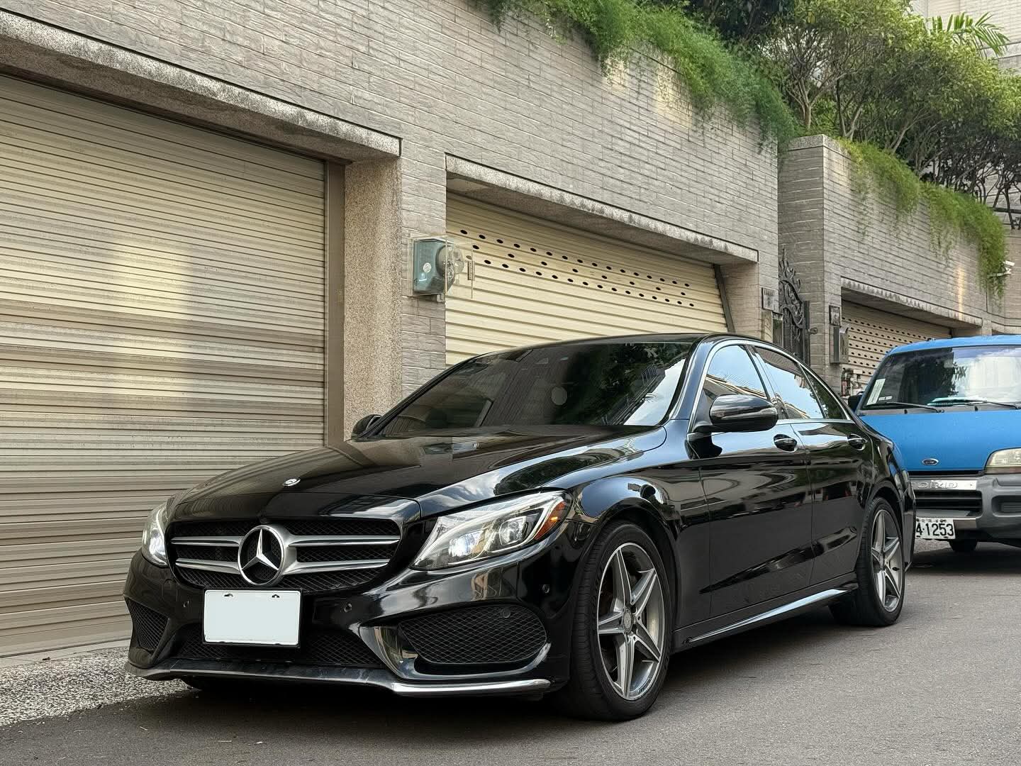 2016年 Mercedes-Benz C-Class C300 AMG 4MATIC 中古車照片 - Orange Garage
